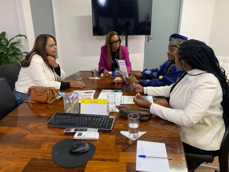 Centro Cultural Africano se reúne com Secretaria de Direitos Humanos para discutir identidade negra e autoestima