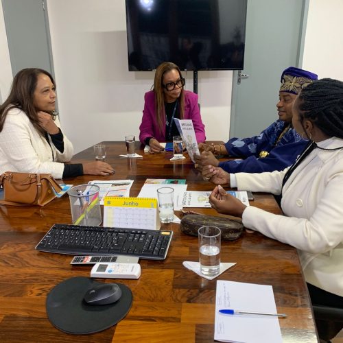 Centro Cultural Africano se reúne com Secretaria de Direitos Humanos para discutir identidade negra e autoestima